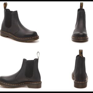 Dr. Martens Women’s Black Leather 2976 Chelsea Boots Size 8 (M) Size 9 (…